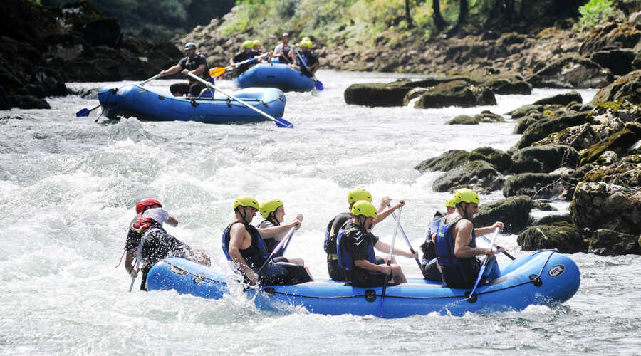 2023/06/images/tour_1016/white-raft-2.jpg