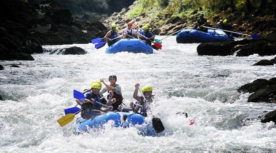 2023/06/images/tour_1016/white-raft-1.jpg