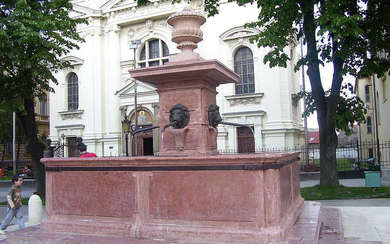 Sremski Karlovci fontana 4 lava
